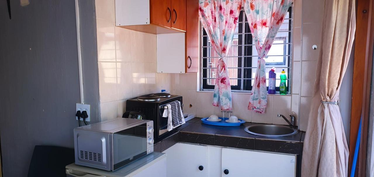 Sweet Home39 Guest House Summerstrand Port Elizabeth Exterior photo